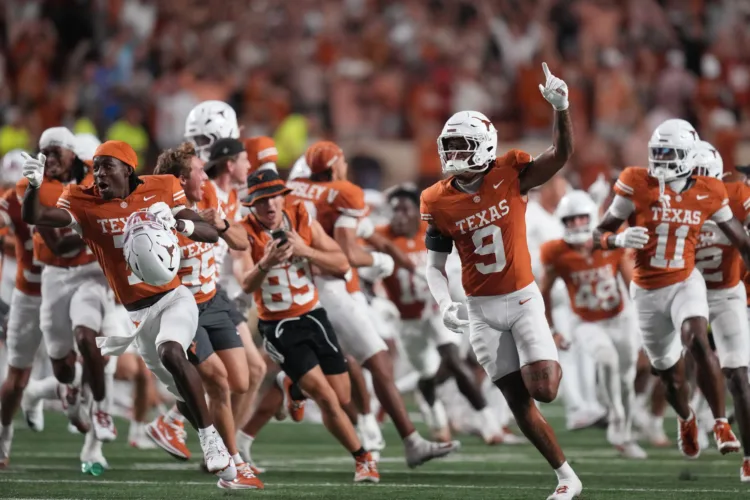 Texas rallies in 4th quarter to stun top-ranked Ohio State